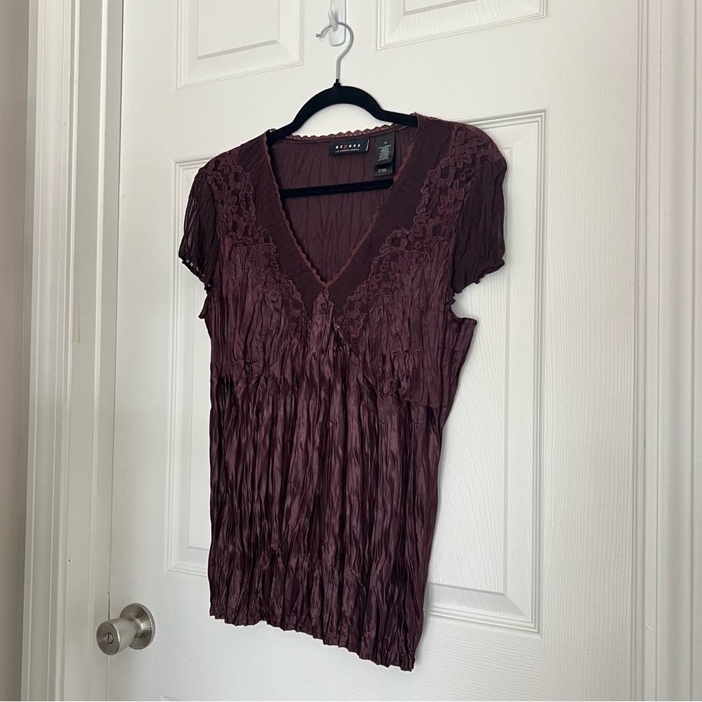90s | Axcess by Liz Claiborne Purple V-Neck Lace Trim Tee | Size 14